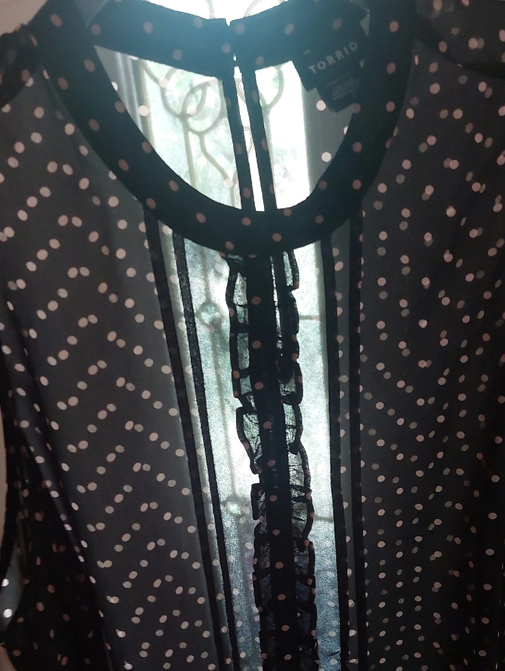 Torrid Black Polka Dot Sleeveless Sheer Ruffle Blouse Plus Sz 2 - Picture 13 of 15